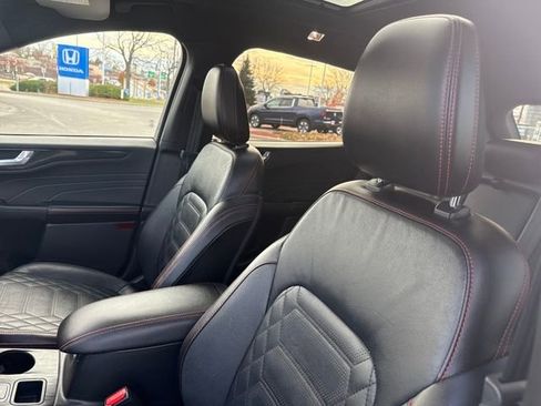 Used 2023 Ford Escape ST-Line Elite w/ Premium Technology Package image 12