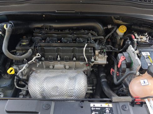 Used 2021 Jeep Renegade Latitude FWD image 30