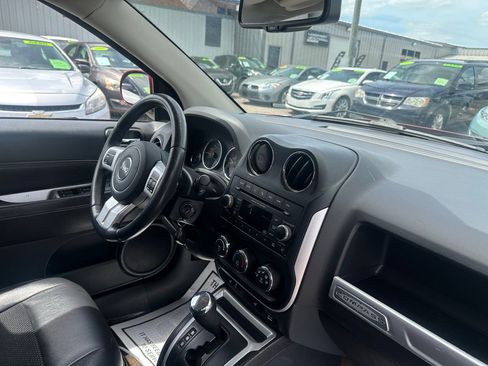 Used 2016 Jeep Compass Latitude image 8