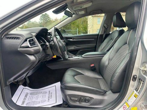 Used 2018 Toyota Camry SE FWD image 17