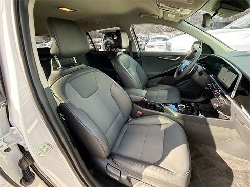 Used 2025 Kia Niro Wind w/ Wind Preserve Package image 33
