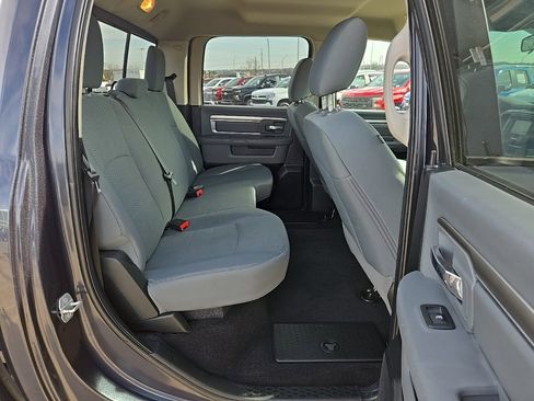 Used 2018 RAM 1500 Classic SLT image 19