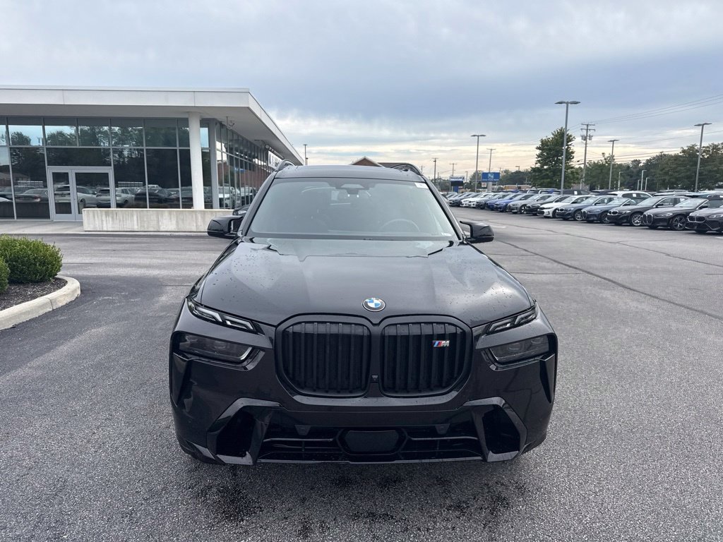 Used 2025 BMW X7 M60i AWD/4WD image 2