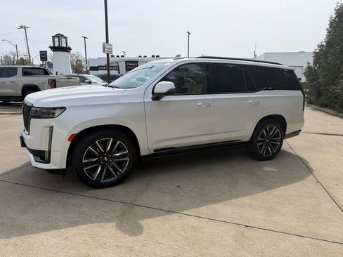 Used 2021 Cadillac Escalade Sport w/ Driver Assist Tech Package AWD/4WD image 7