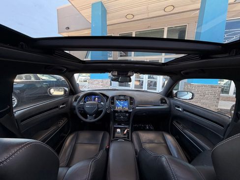 Used 2022 Chrysler 300 S w/ Comfort Group RWD image 30