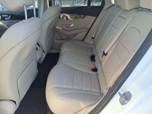 Used 2021 Mercedes-Benz GLC 300 image 9