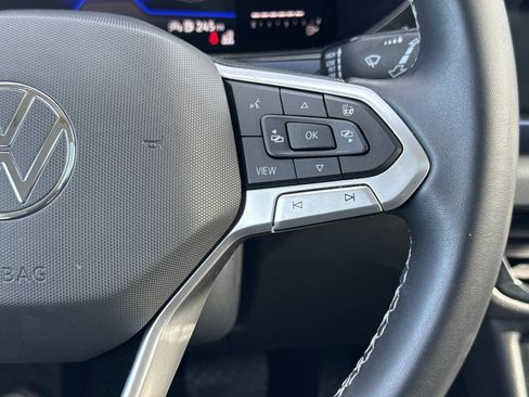 Used 2022 Volkswagen Taos SE image 14