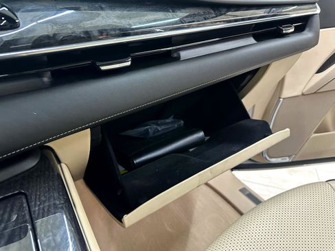 Used 2021 Cadillac Escalade Premium Luxury w/ Driver Assist Tech Package image 32