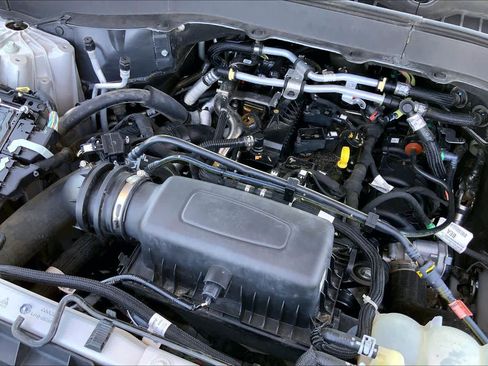 Used 2021 Ford Explorer XLT w/ Equipment Group 202A RWD image 34