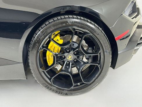 Used 2018 Lamborghini Huracan LP 580-2 RWD image 38