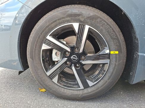 New 2025 Nissan Sentra SV image 4