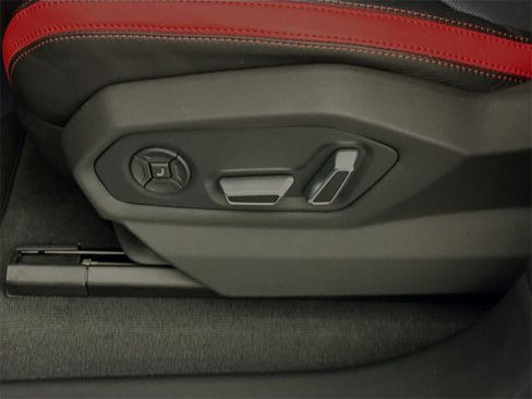 Used 2025 Lamborghini Urus SE image 21