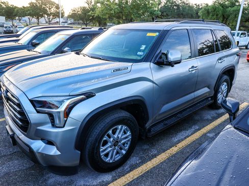 Used 2025 Toyota Sequoia SR5 w/ SR5 Premium Package RWD image 3