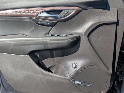 Used 2021 Buick Envision Avenir w/ Technology Package II AWD/4WD image 10