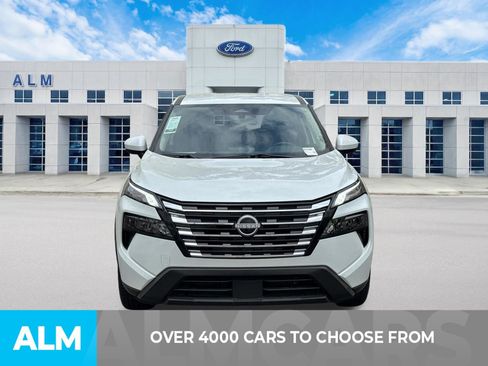 Used 2025 Nissan Rogue SV FWD image 2