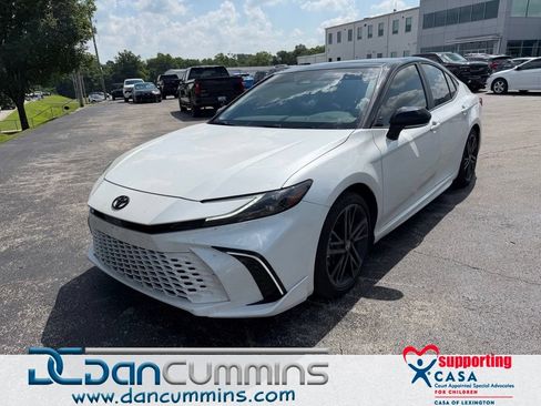 Used 2025 Toyota Camry XSE AWD/4WD image 1