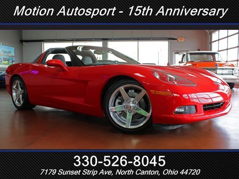 Used 2005 Chevrolet Corvette Coupe w/ Preferred Equipment Group RWD image 2