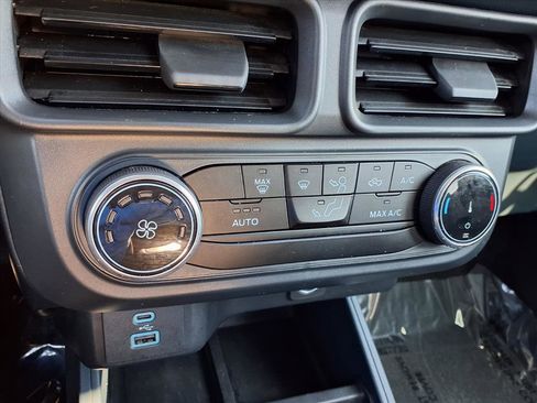 Used 2024 Ford Maverick XL image 6