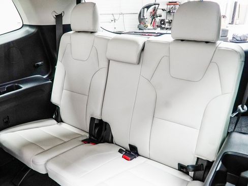 Used 2024 Kia Telluride EX w/ EX Captain's Chair Package image 40