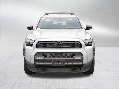 Certified 2025 Toyota 4Runner SR5 image 2