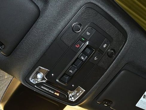 Used 2025 Audi Q3 2.0T Premium image 26