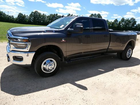 New 2026 RAM 3500 Tradesman AWD/4WD image 8