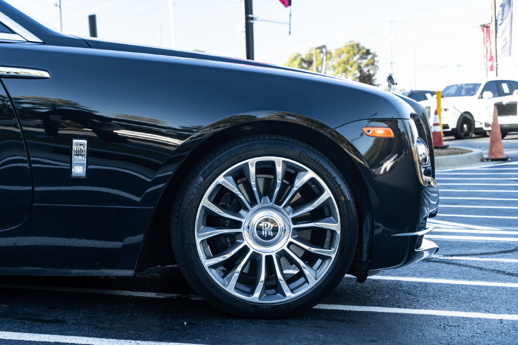 Used 2018 Rolls-Royce Dawn RWD image 8