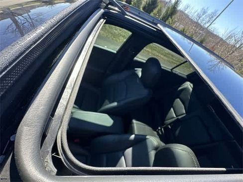 Used 2023 Cadillac XT4 Sport image 6