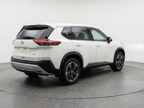 Used 2025 Nissan Rogue SV AWD/4WD image 9