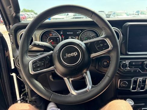 Used 2023 Jeep Wrangler Unlimited Sahara AWD/4WD image 26