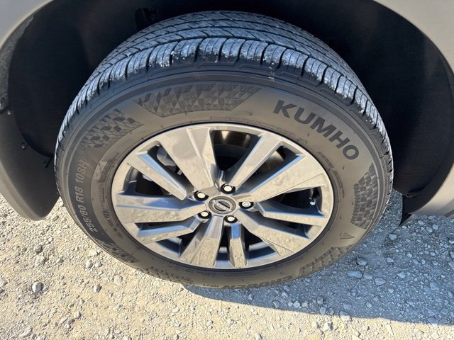 Used 2025 Nissan Pathfinder SV w/ Black Appearance Package FWD image 19