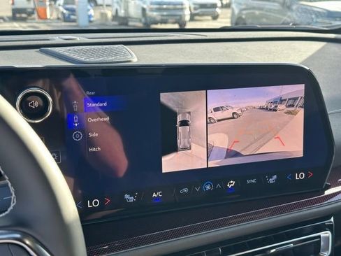 New 2026 Chevrolet Traverse Z71 w/ Enhanced Driving Package AWD/4WD image 9