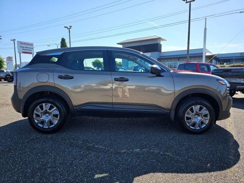 Used 2025 Nissan Kicks S AWD/4WD image 2