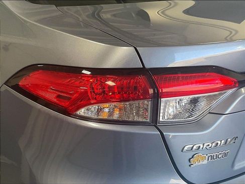 Used 2022 Toyota Corolla LE FWD image 32