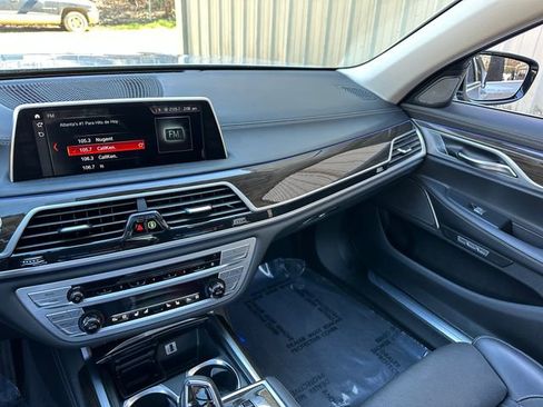 Used 2018 BMW 740e xDrive image 20