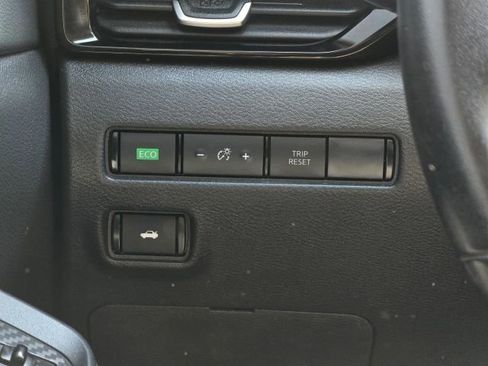 Used 2021 Nissan Sentra SV image 19