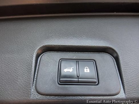 Used 2024 Nissan Rogue SV FWD image 23