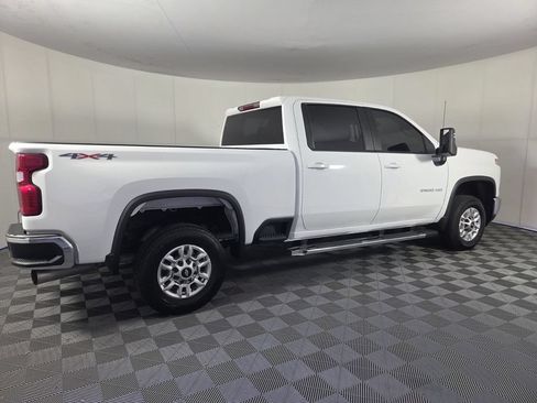Used 2025 Chevrolet Silverado 2500 LT w/ Convenience Package AWD/4WD image 5