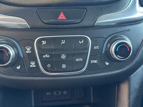 Used 2020 Chevrolet Equinox LT image 27