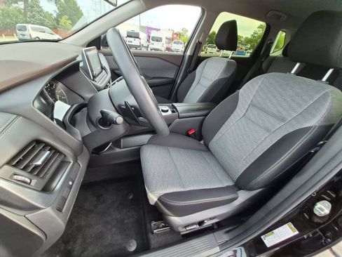 Used 2023 Nissan Rogue SV AWD/4WD image 11