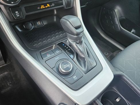 Used 2025 Toyota RAV4 XLE image 29