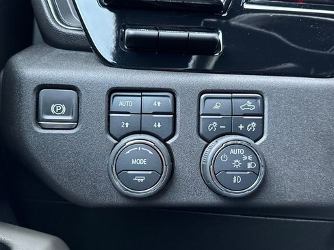 Certified 2024 Chevrolet Silverado 2500 ZR2 w/ ZR2 Bison Edition image 32