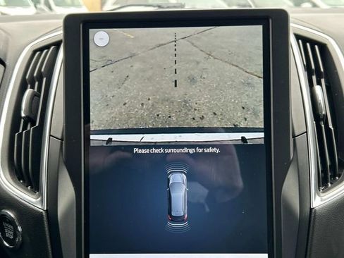 Used 2024 Ford Edge Titanium image 26