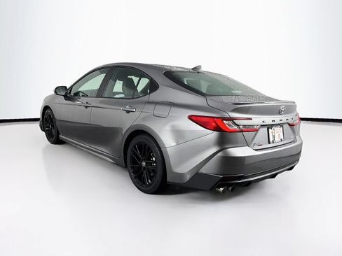 Used 2025 Toyota Camry SE FWD image 7