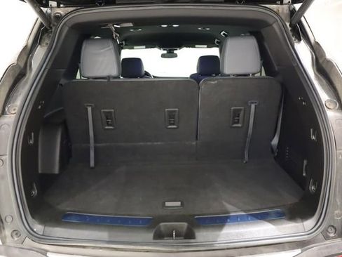 Used 2024 Buick Enclave Essence w/ LPO, Touring Package image 32