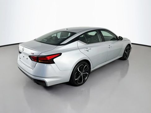 Used 2025 Nissan Altima 2.5 SR FWD image 7