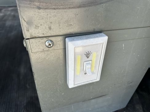 Used 2001 Chevrolet Express 1500 image 37