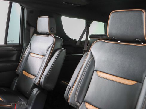 Used 2023 GMC Yukon XL AT4 AWD/4WD image 28