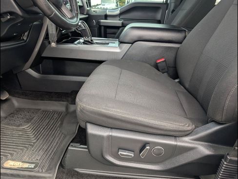 Used 2017 Ford F150 XLT w/ Equipment Group 302A Luxury AWD/4WD image 11