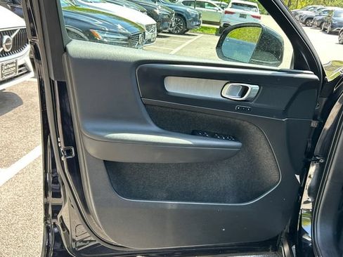 Used 2025 Volvo XC40 B5 Core AWD/4WD image 18